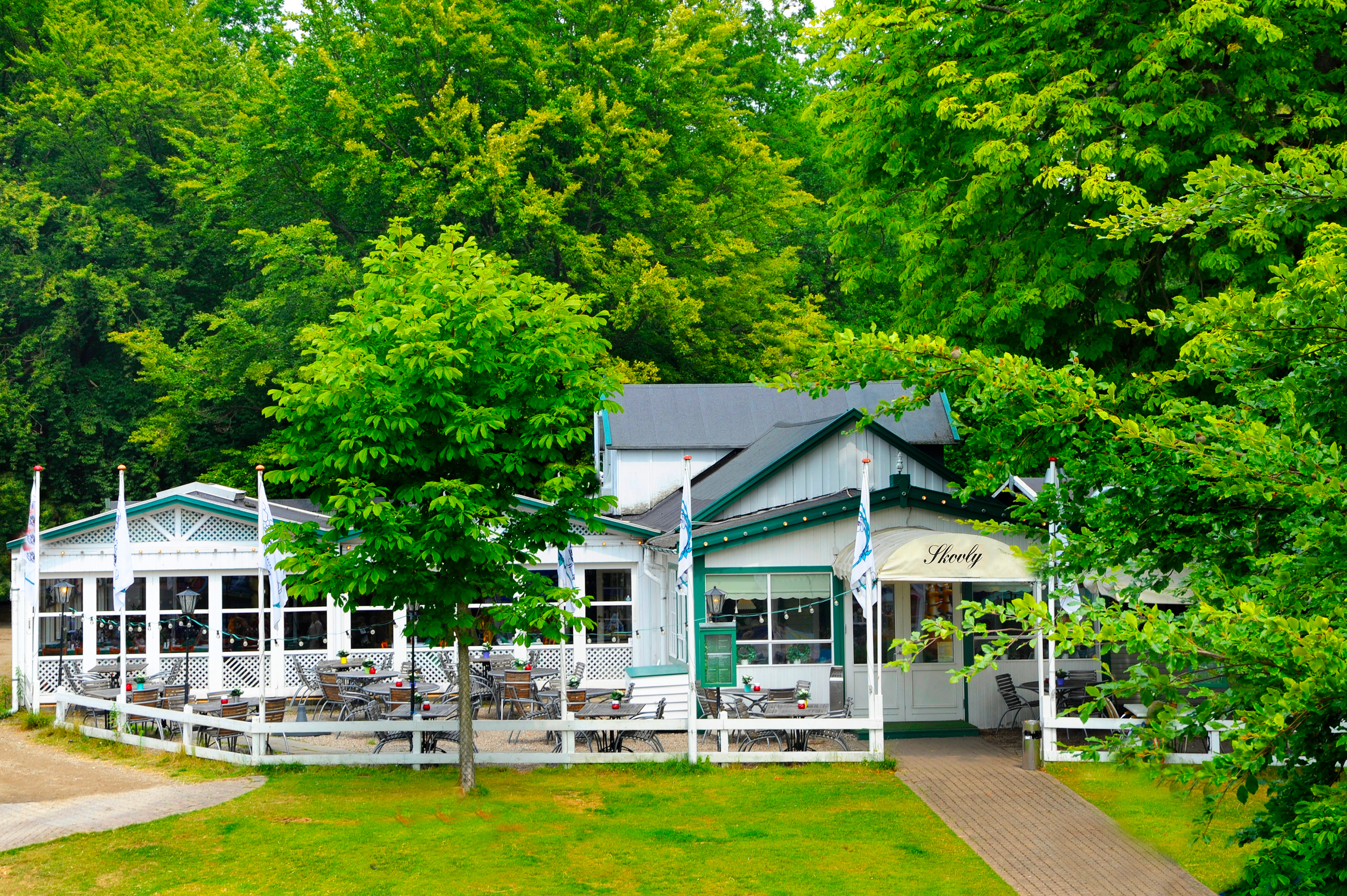 Bakken Restaurant Skovly Facade Dyrehaven