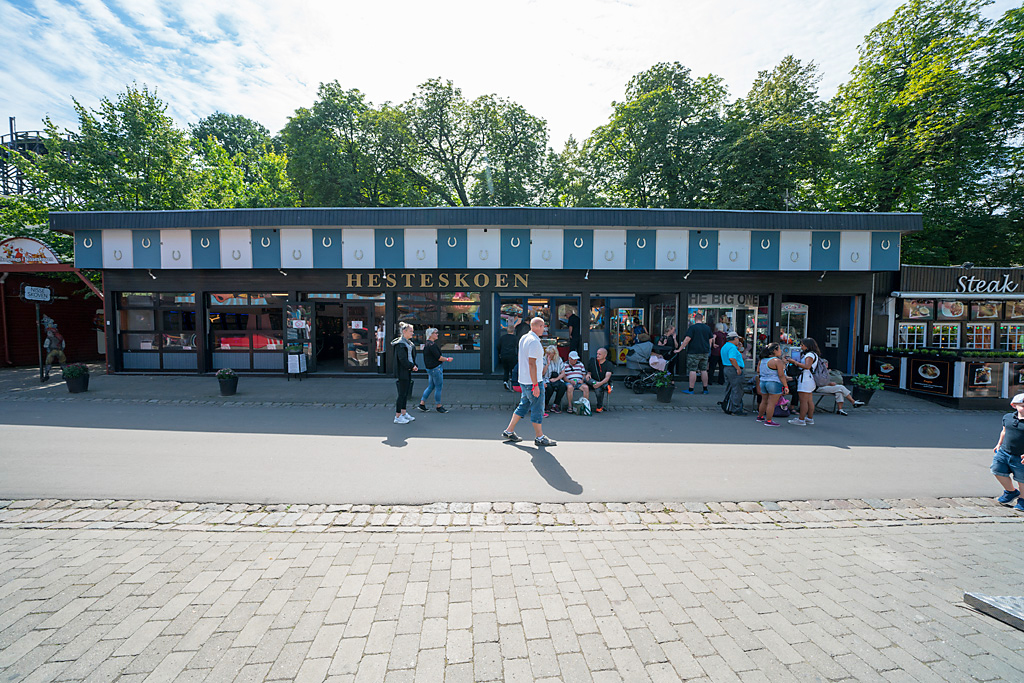 Bakken_Spillehaller_Hesteskoen_Facade.jpg