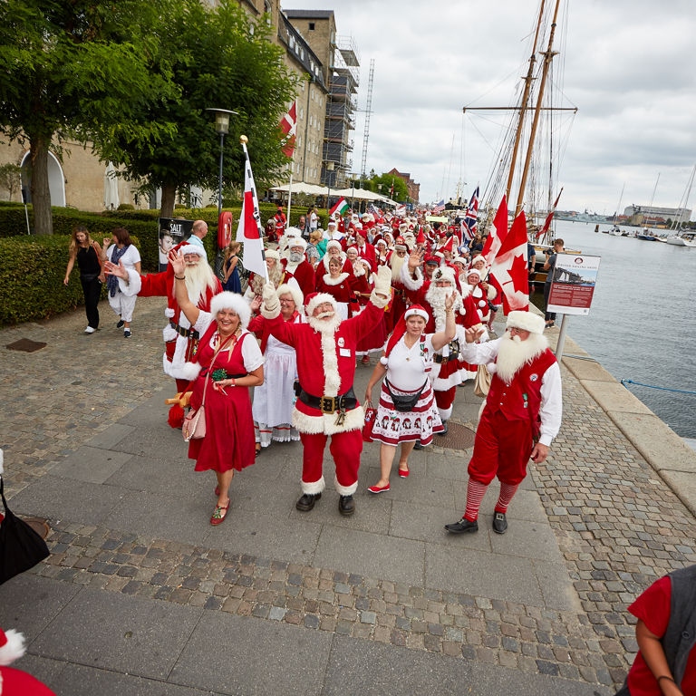 Bakken Koebenhavn Parade Julemænd Kongres