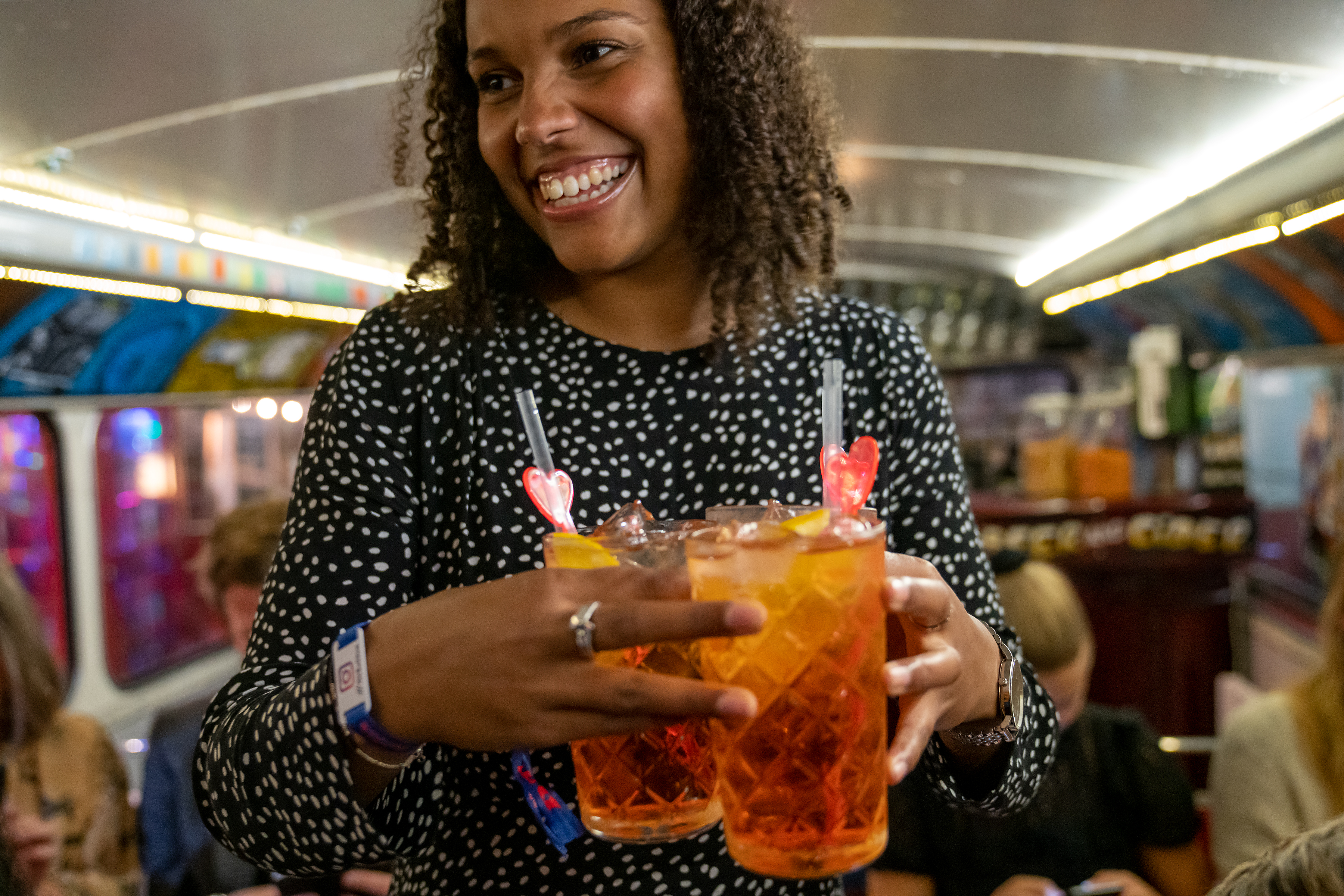 Londonbus_bevætning_gruppe_drinks.jpg