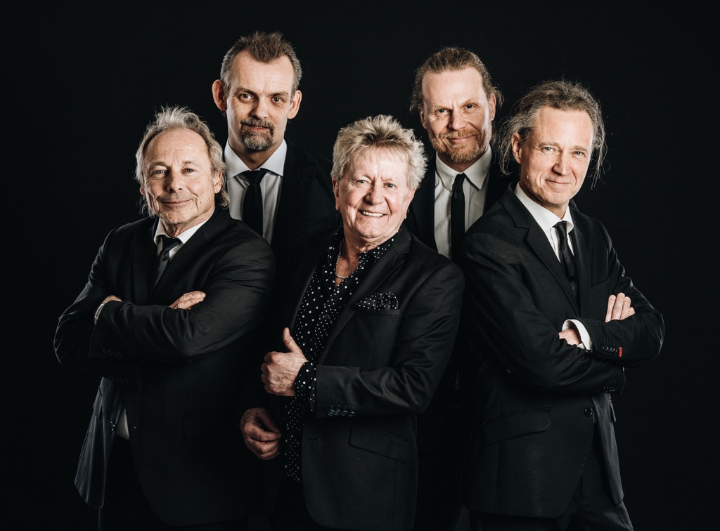Torben Lendager & The Roosters spiller på Ølgod på Bakken