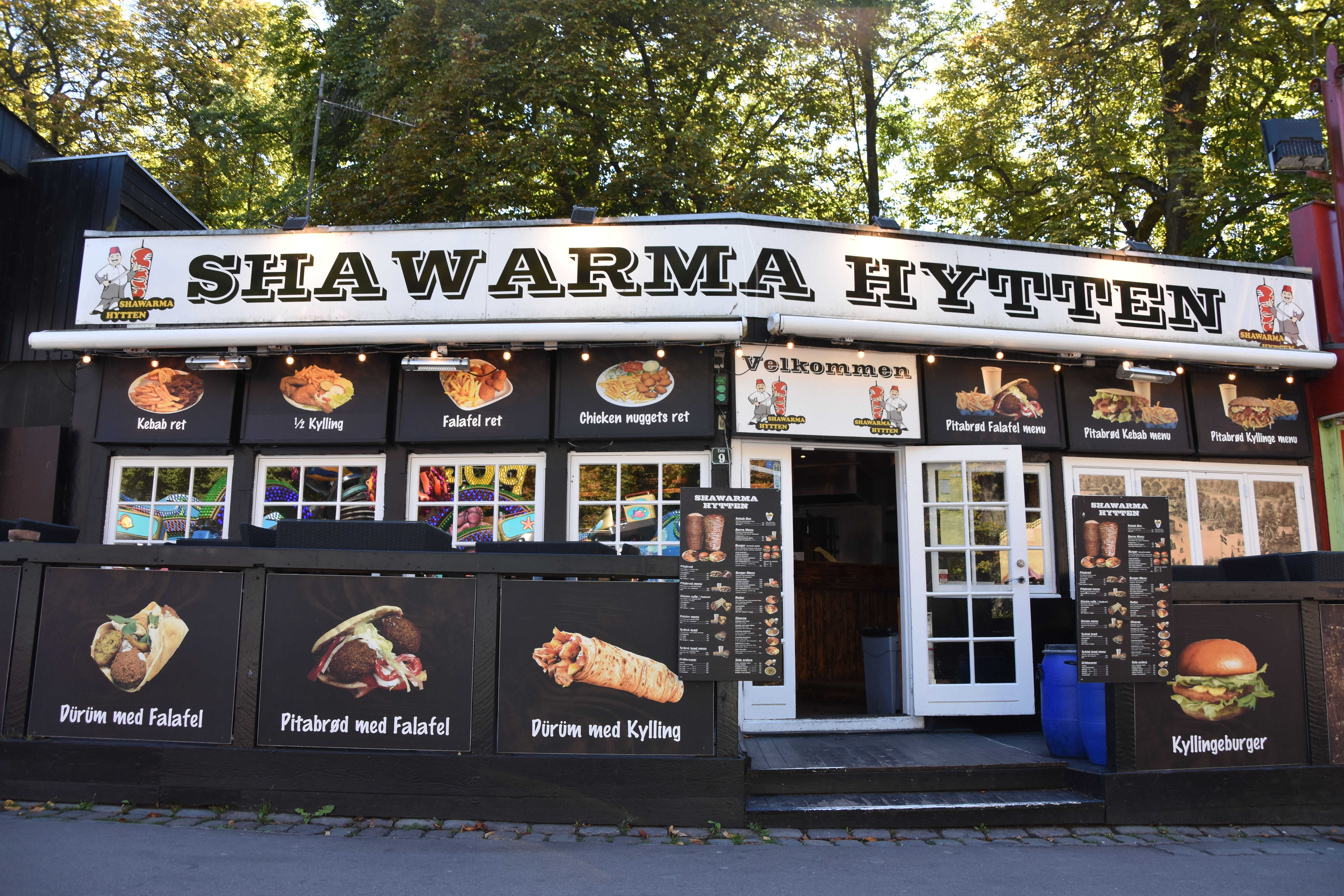 Sharwamahytten Facadebillede.JPG